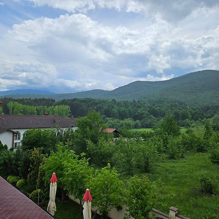 Family Hotel Komhotel Berkovitsa Eksteriør bilde