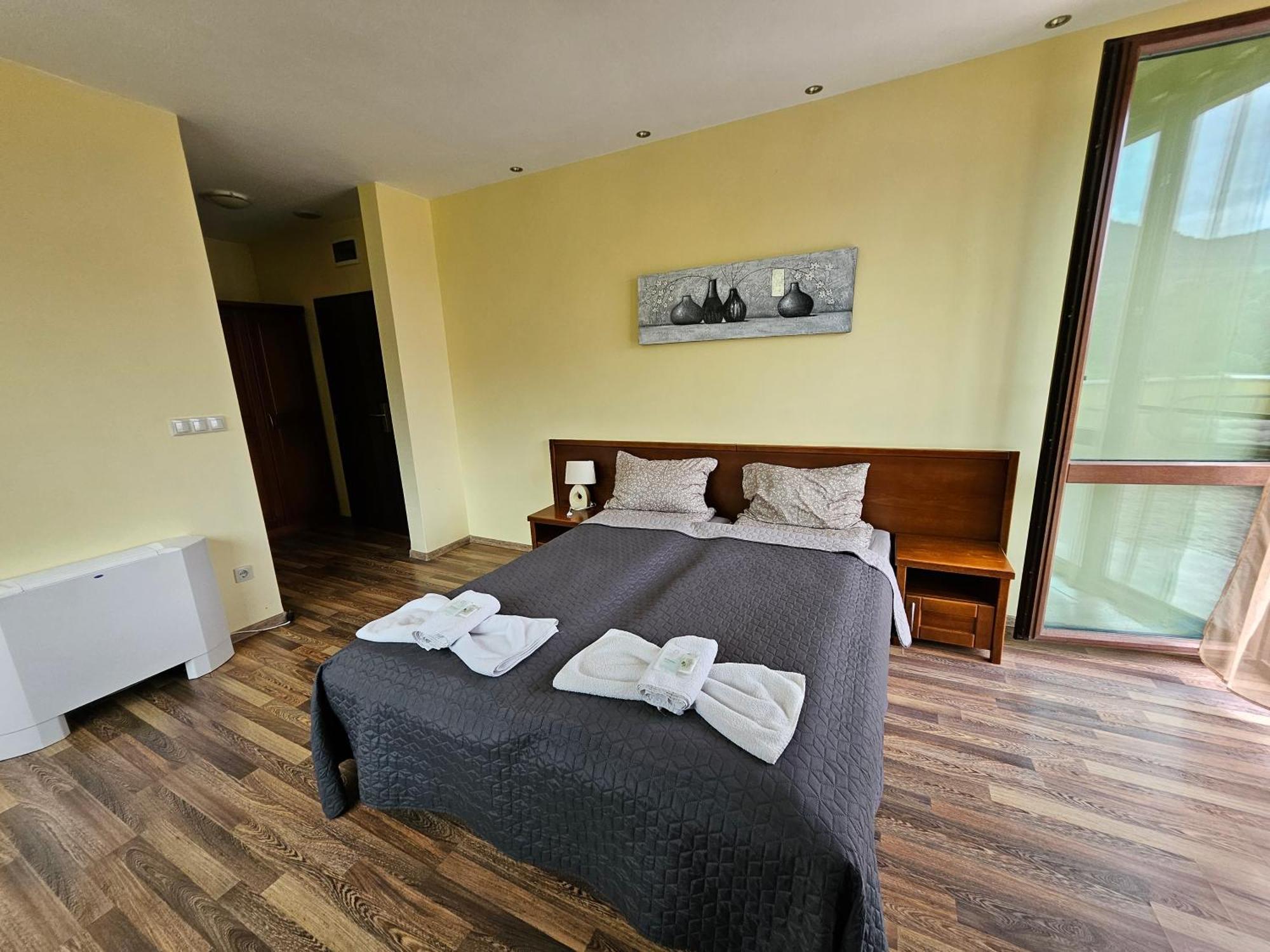 Family Hotel Komhotel Berkovitsa Eksteriør bilde