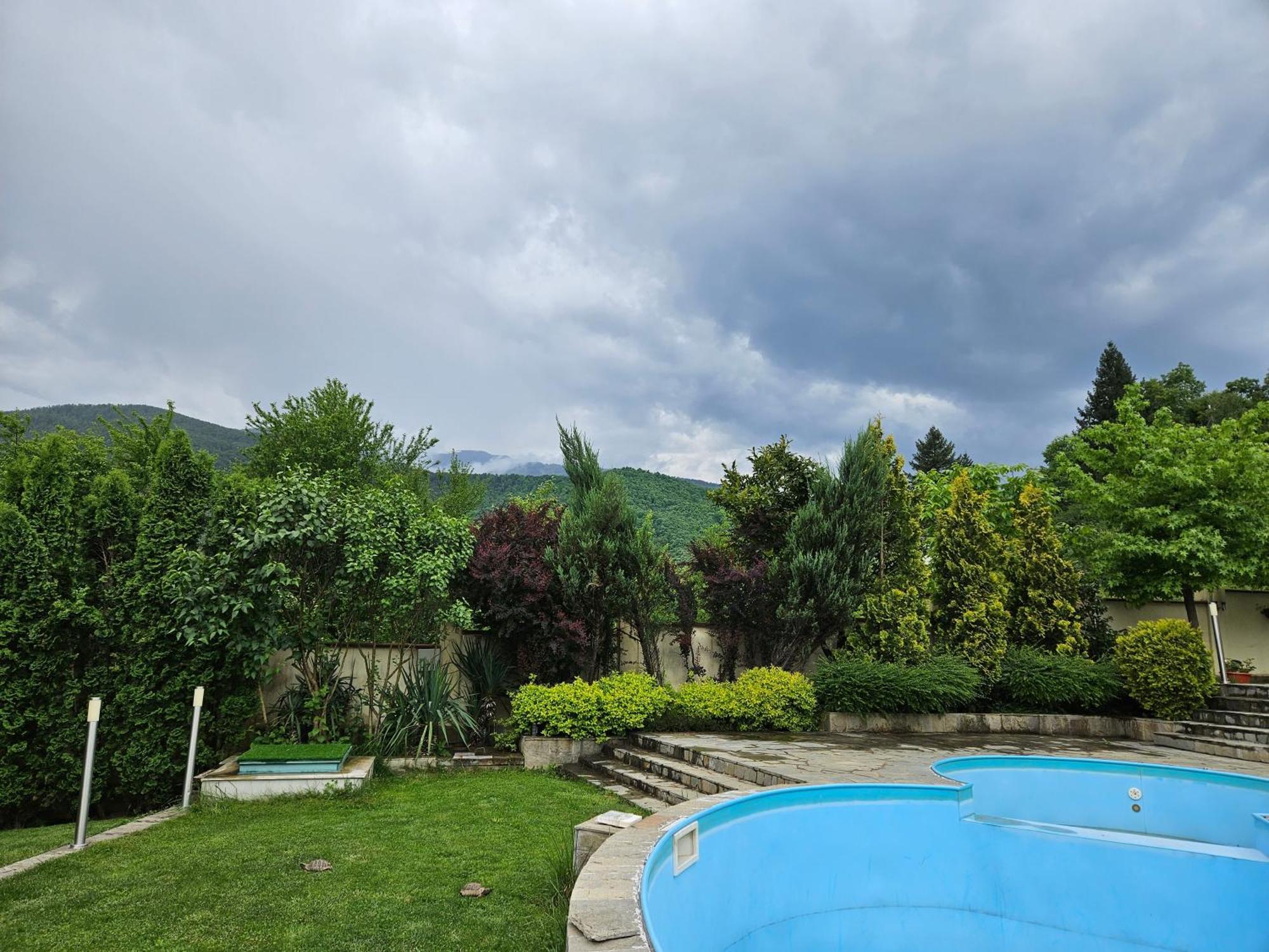 Family Hotel Komhotel Berkovitsa Eksteriør bilde